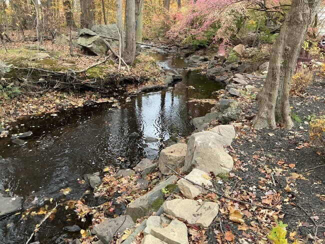 Building Photo - 141 West Ave