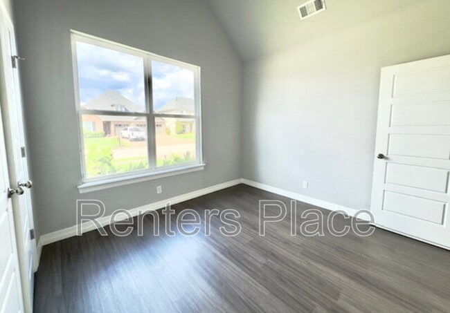 Building Photo - 130 W 130th St S
