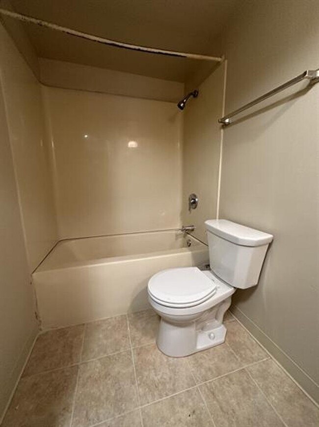 Building Photo - 25 Conestoga St