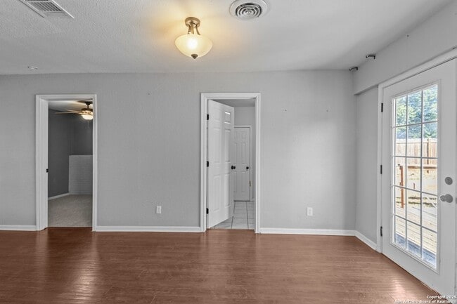 Building Photo - 107 Sabyan Dr