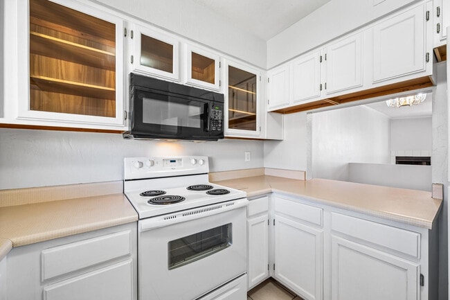 Building Photo - 455 S Mesa Dr