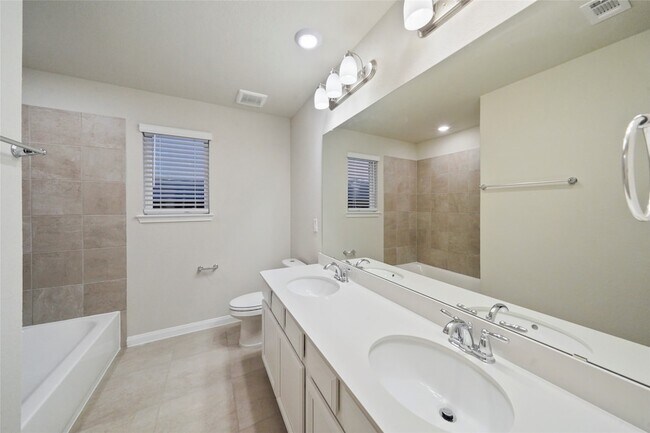 Building Photo - 18516 Amber Pine Ct