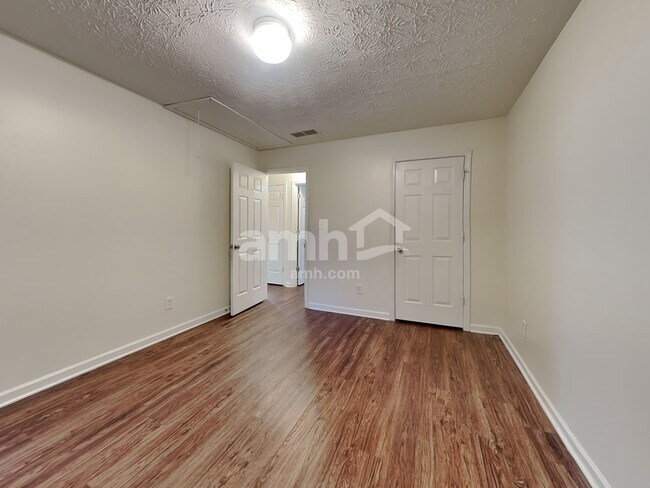 Building Photo - 1831 Green Oak Cir