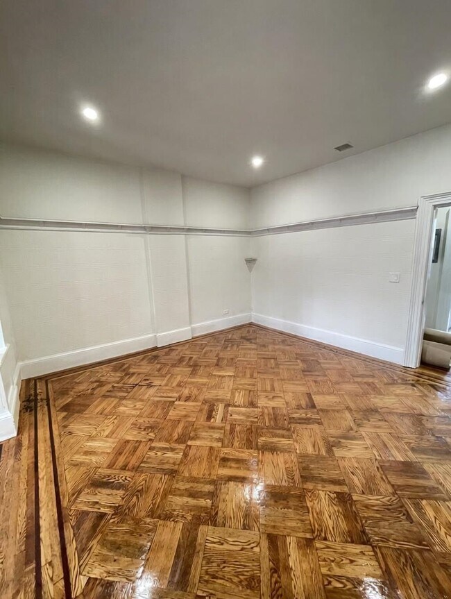 Building Photo - 569 Jersey Ave