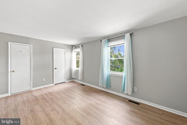 Building Photo - 8346 Stationhouse Ct