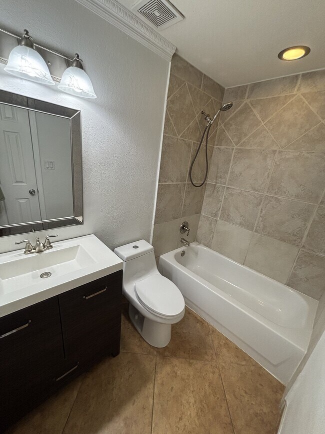 Building Photo - 3441 E Claire Dr