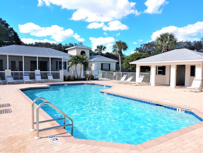 Building Photo - Annual Furnished - Attractive 2 Bedroom 2 Bathroom Plus a Den Condo with 2nd floor Reserve View!