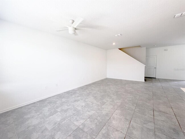 Building Photo - 398 Bogey Dr