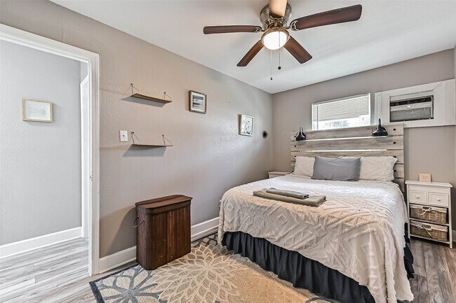 Building Photo - 2914 Avenue K Ave