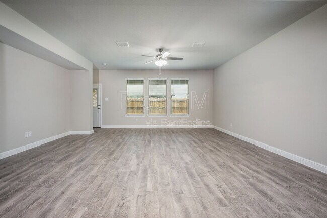 Building Photo - 5231 Meadow Ln
