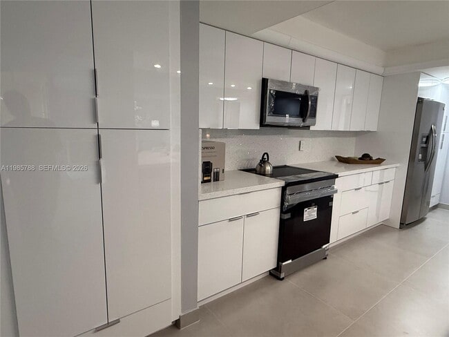 Building Photo - 950 Egret Cir