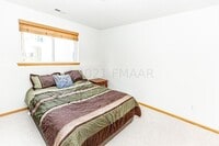 Building Photo - 3 Bed 2 Bath