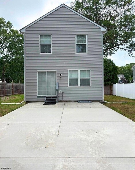 Building Photo - 419 S Yam Ave