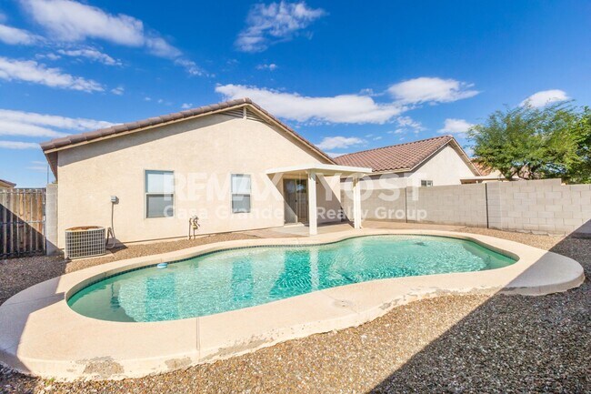 Building Photo - Splash Into Easy Living!