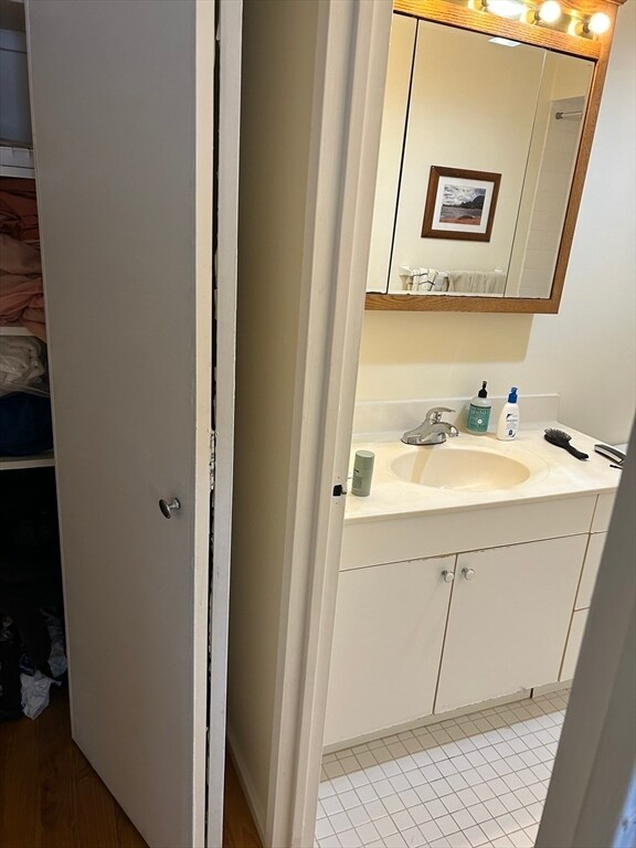 Building Photo - 77 Pond Ave