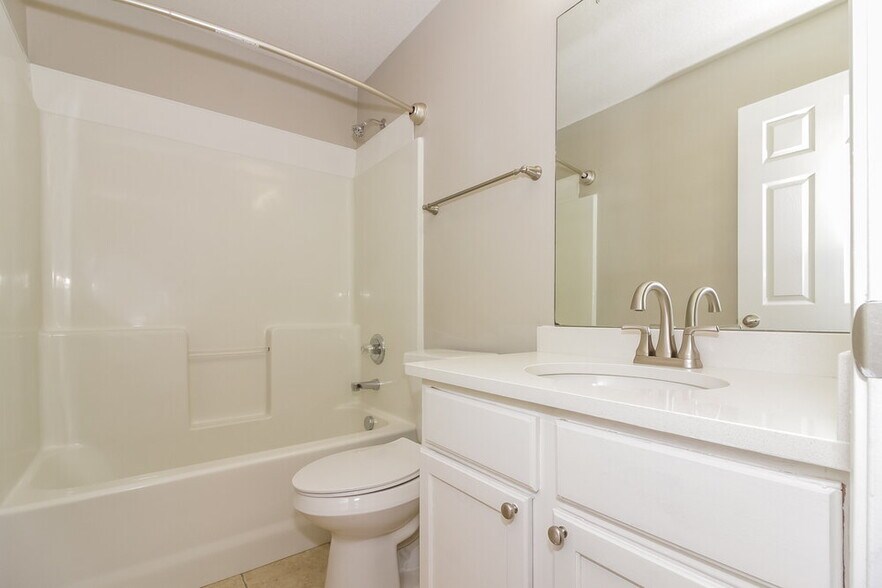 Building Photo - 8280 Dexter Ridge Cove E