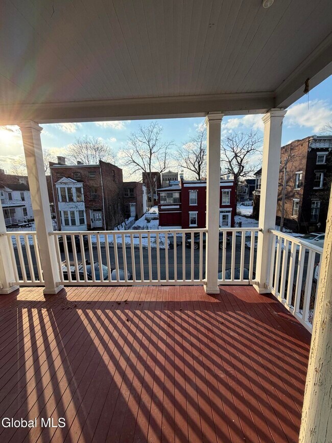 Building Photo - 608 3rd Ave