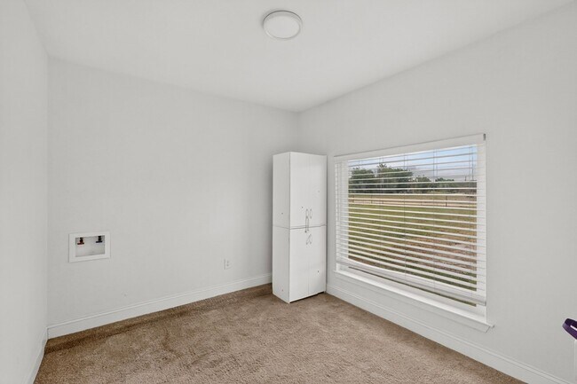 Building Photo - 10332 Grabbs Ln