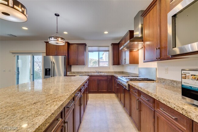 Building Photo - 10465 Saddle Mountain St