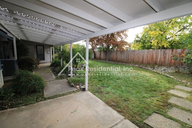 Building Photo - Wonderful Orangevale 4bd/2ba Home with 2 C...