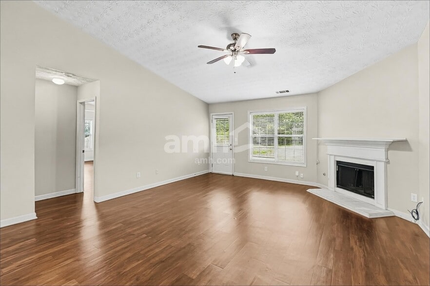 Building Photo - 1552 Armende Cir