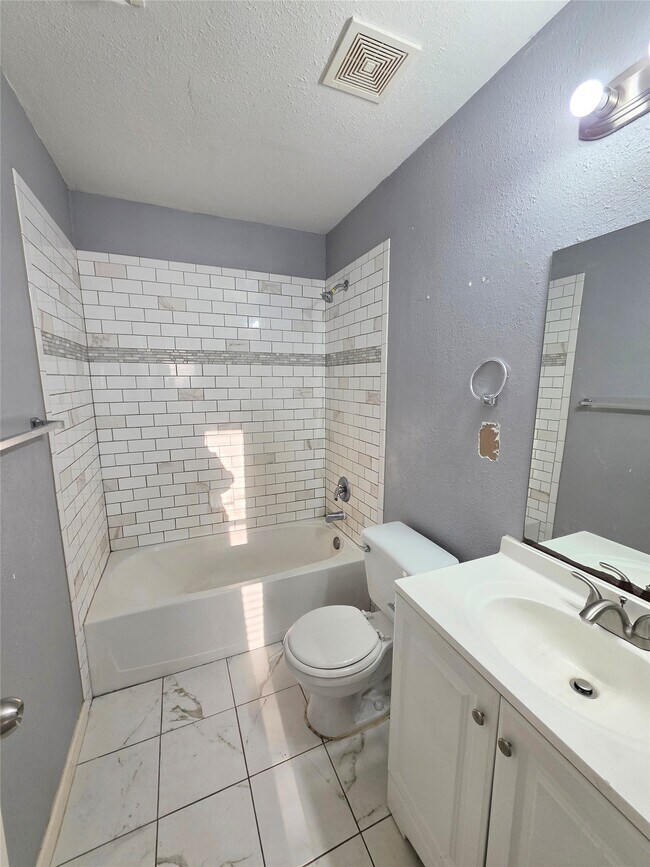 Building Photo - 9514 Manorstone Ct