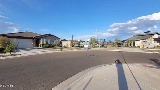 Building Photo - 15998 W Smoketree Dr