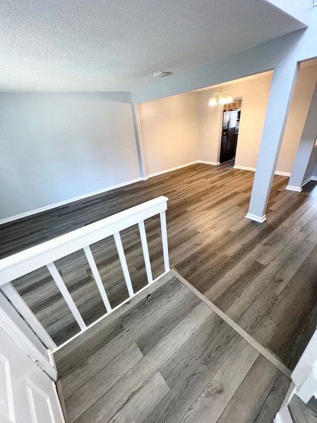 Building Photo - Stunning 3 Bedroom 2.5 Townhome Located in...