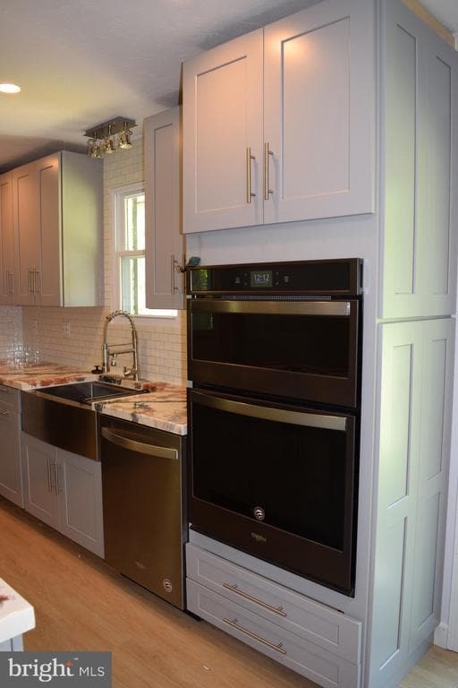 Building Photo - 999 Sunnyside Rd