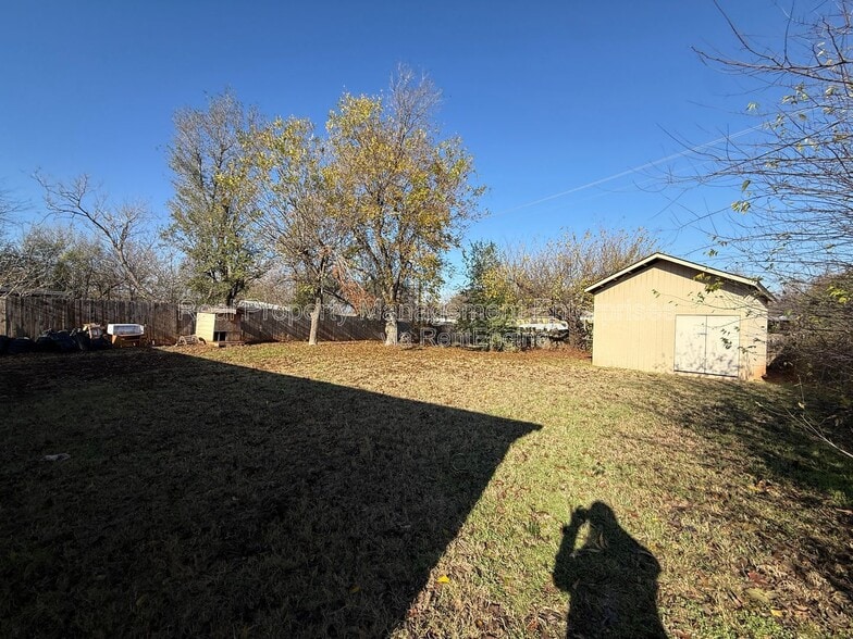 Building Photo - 5305 Drexel Ave