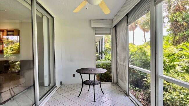 Building Photo - 4017 N Cypress Dr