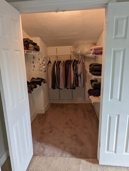 Bedroom 2 - 2253 Loth St