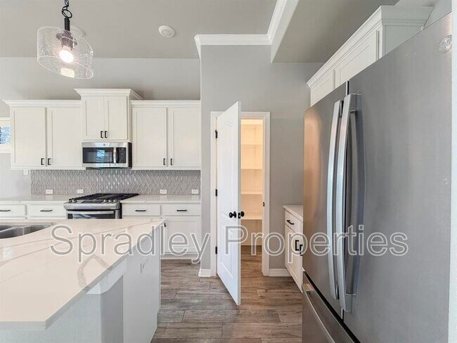 Building Photo - 6125 Modena Dr