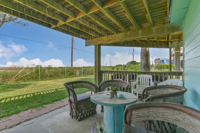 Building Photo - 3919 San Jacinto Dr