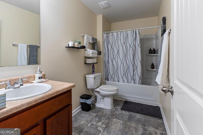 Building Photo - 2896 S Hills