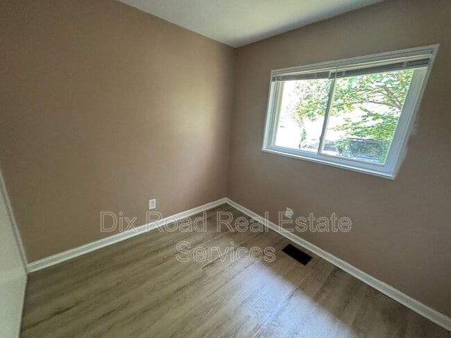 Building Photo - 4613 Nevada Ave