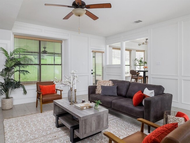 Building Photo - 9305 Rolling Oaks Trail