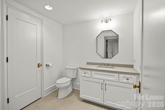 Building Photo - 2622 Chelsea Dr