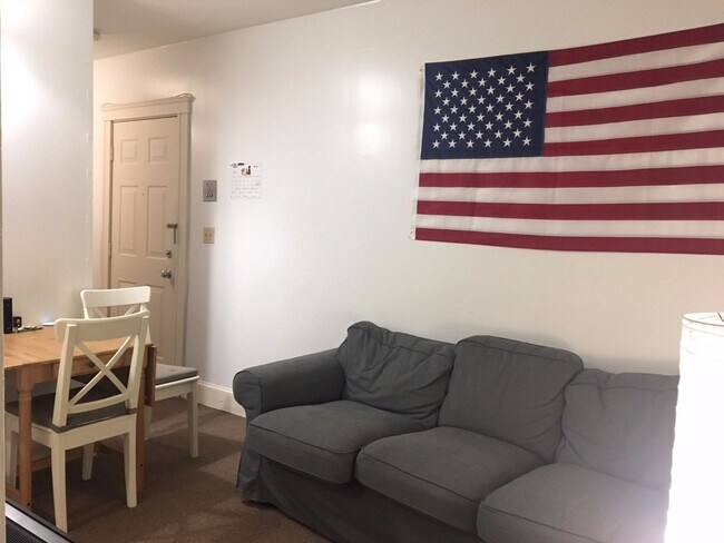 Building Photo - No Brokers Fee, Kenmore Location. The Building With Elevator and Laundry, Heat, Hot Water Included