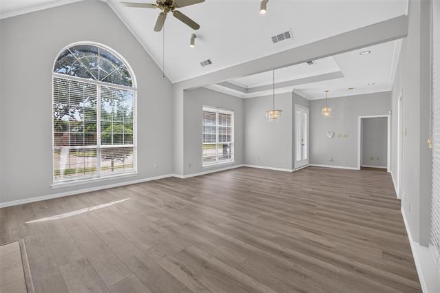 Building Photo - 1037 McCoy Dr
