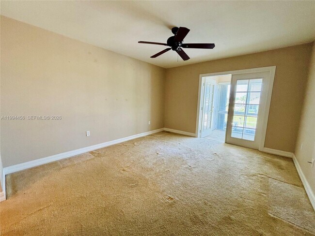 Building Photo - 1323 Bayshore Dr