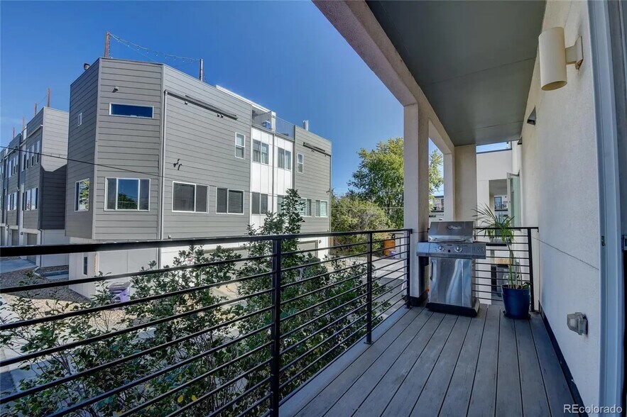Building Photo - 3133 W 18th Ave