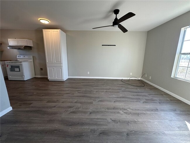 Building Photo - 3152 Meadow Ln