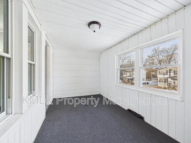 Building Photo - 918 Peckham St