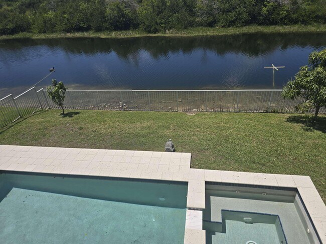 Building Photo - 2755 SW 165th Ave