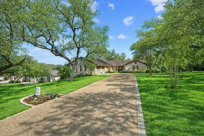 Building Photo - 604 Rolling Green Dr