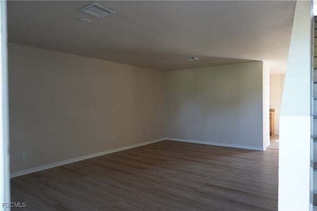 Building Photo - 1707 SW 4th Pl