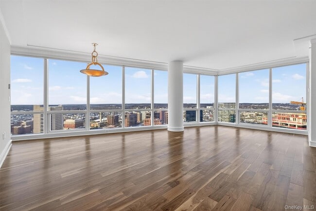 Building Photo - 1 Renaissance Square