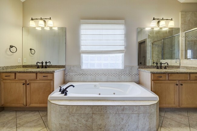 Building Photo - 953 Patterson St