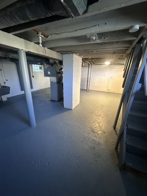 Building Photo - 8009 Vineyard Ave